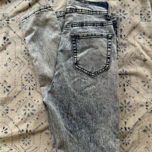 Women's Skinny Jeans in Gray